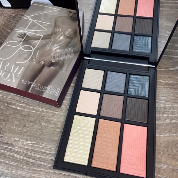 Nars Sarah Moon Give In Take Dual-Intensity Eyeshadow & Cheek Palette Limited - Picture 2 of 6